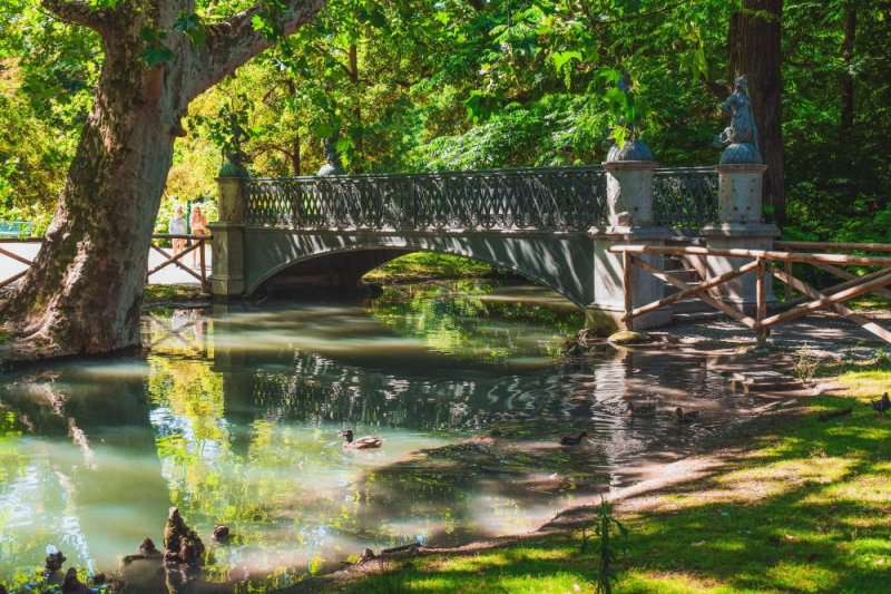 Foto di Matrimonio a Milano, senza rinunciare al verde: la magia di Parco Sempione