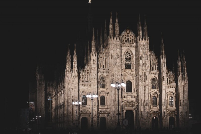 Foto di matrimonio a Milano dal sapore notturno