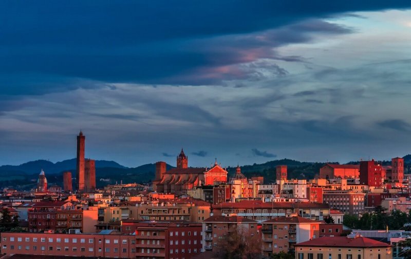 Foto di matrimonio a Bologna, città dinamica e ricca di calore