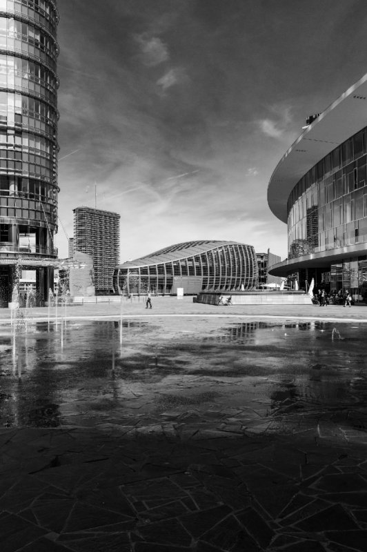 Album fotografici dei matrimoni svolti nella location Foto di matrimonio a Milano, sulle tracce di Gae Aulenti