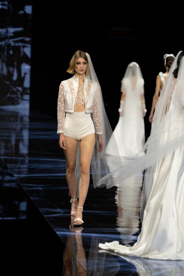 Barcelona Bridal Fashion Week - Poesie Sposa - Foto 15