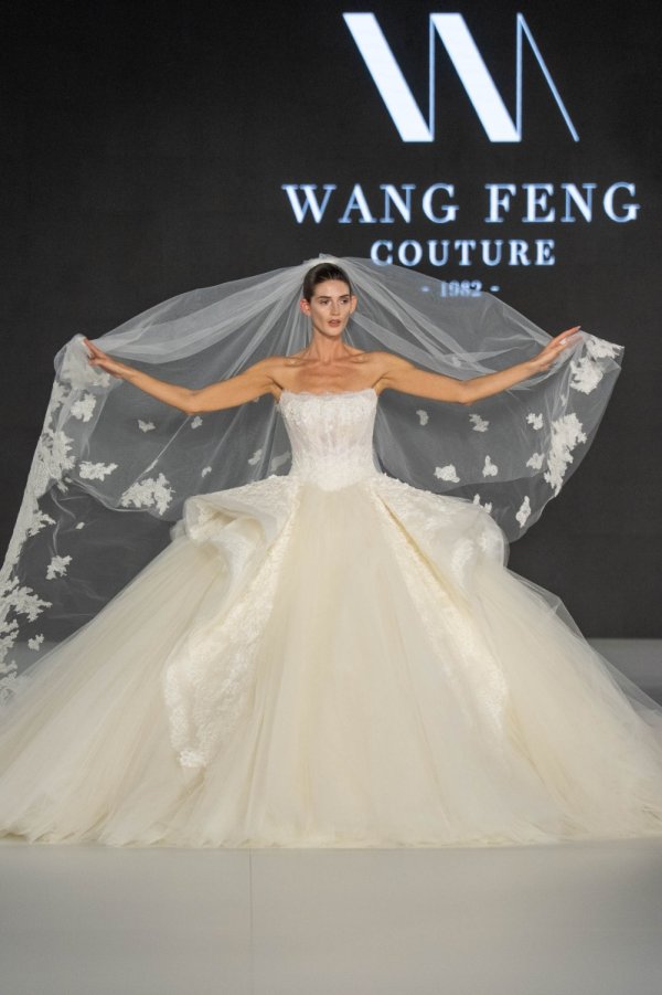 Barcellona Bridal Fashion Week Wang Feng - Foto 18