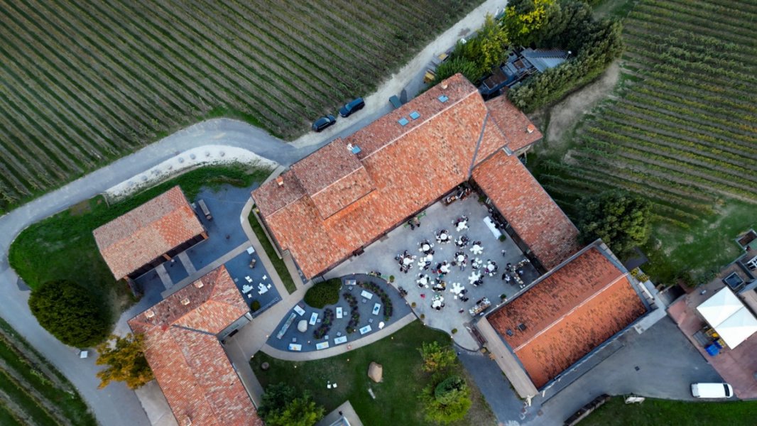 Foto Matrimonio Valentina e Alberto - Cantine Bersi Serlini (Franciacorta) (8)