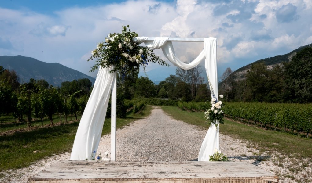 Foto Matrimonio Rosalba e Gennaro - Cantine Bersi Serlini (Franciacorta) (14)