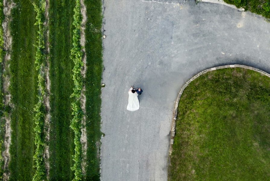 Foto Matrimonio Gabriella e Andrea - Cantine Bersi Serlini (Franciacorta) (22)