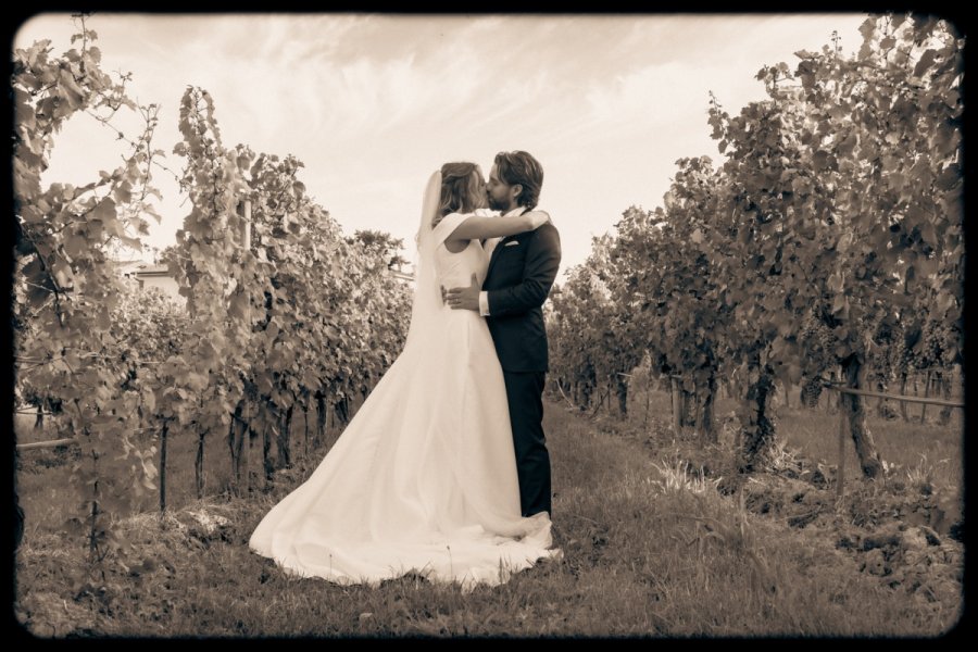 Foto Matrimonio Laura e Stefano - Cantine Bersi Serlini (Franciacorta) (52)