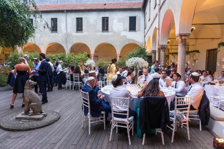 Album fotografici dei matrimoni svolti nella location Chiostri Di San Barnaba